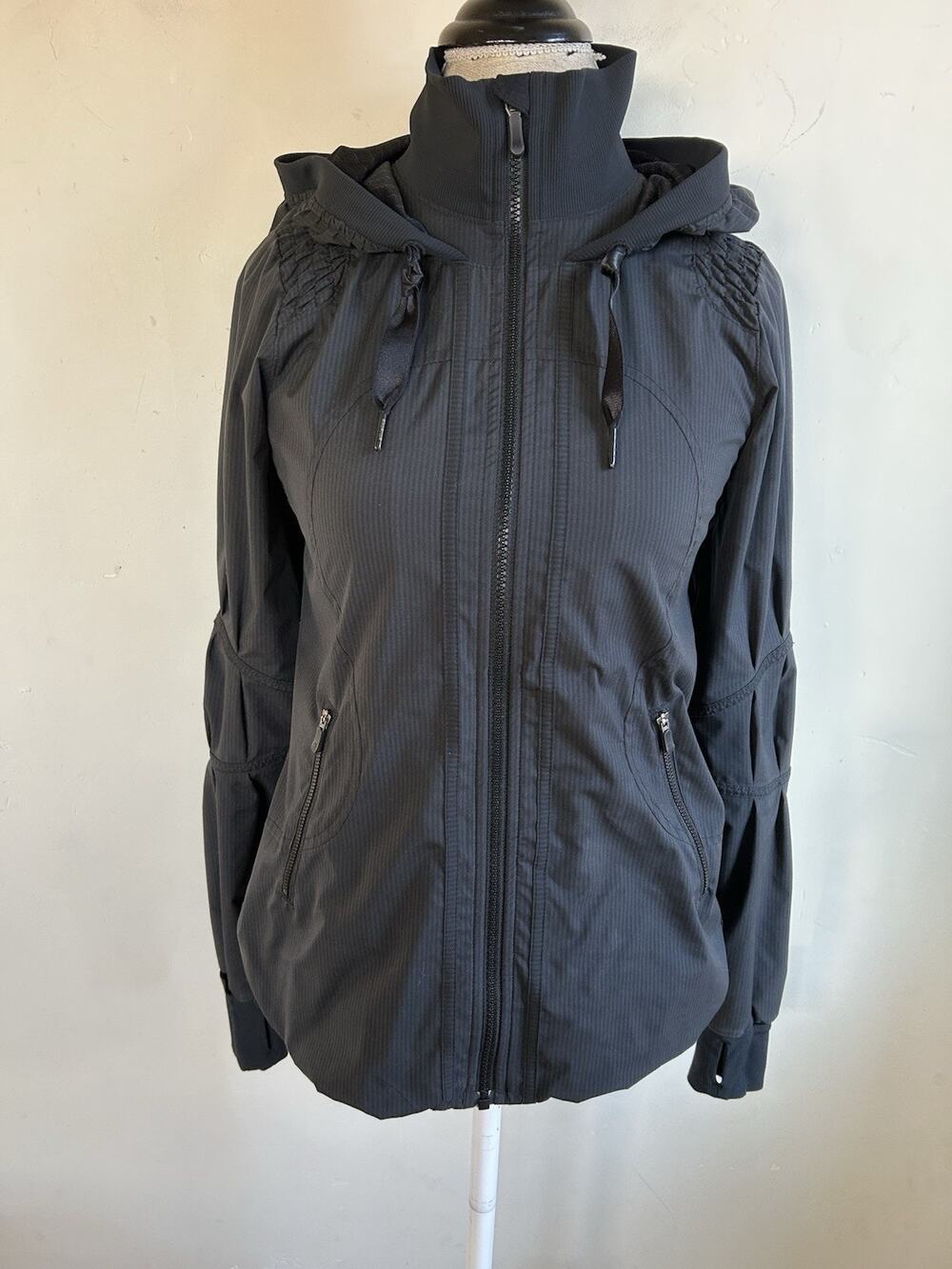Lululemon Hooded Jacket Womens 4 Full Zip Windbreaker Lightweight Running Women